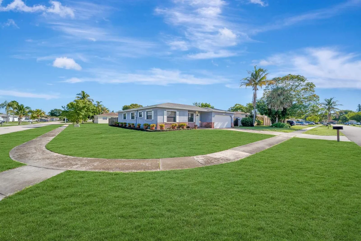 10941 Gallery St, Boca Raton: photo 1 of 38