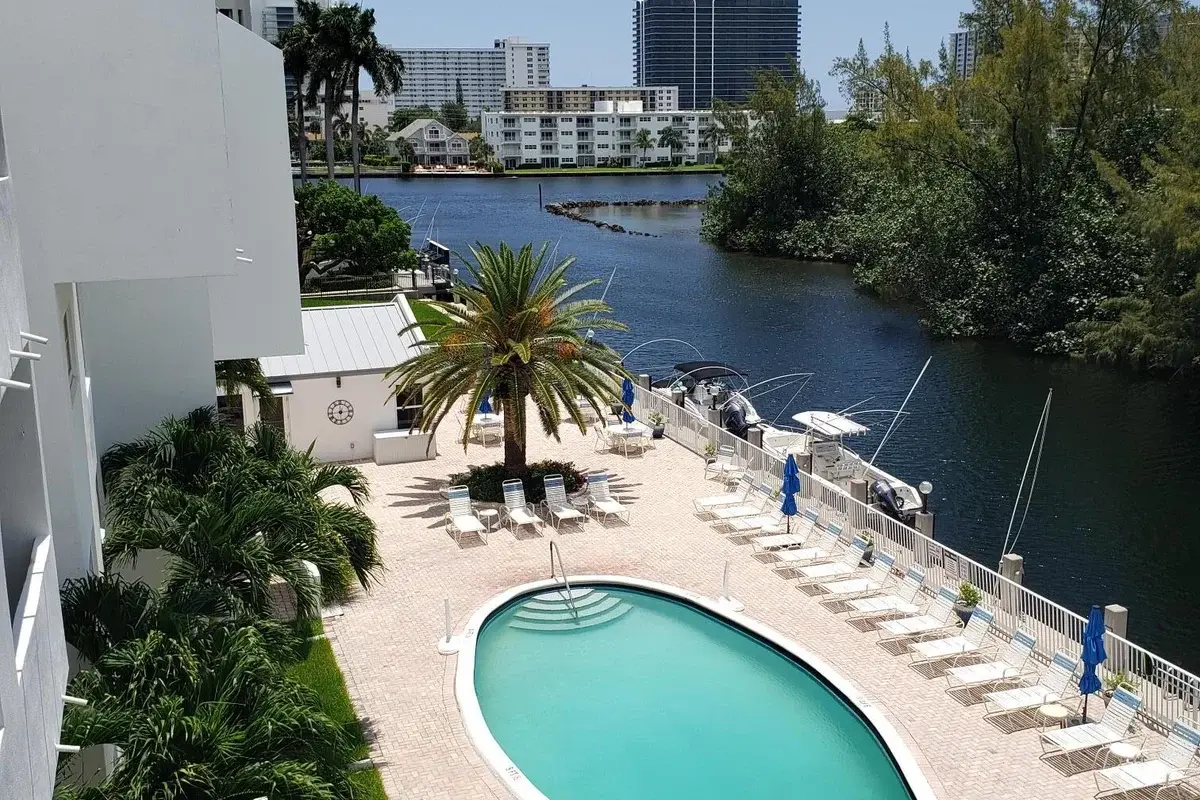 2860 NE 14th St #404D, Pompano Beach: photo 1 of 14