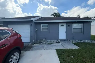 5705 Stonington Way, Lake Worth: photo 1 of 8