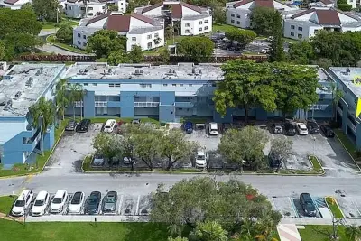 9355 Fontainebleau #C-223, Miami: photo 1 of 1