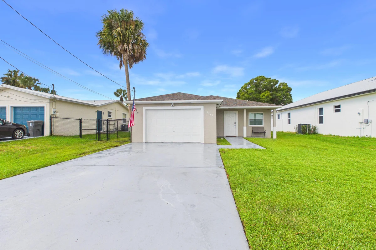 6784 3rd St, Jupiter: photo 1 of 70