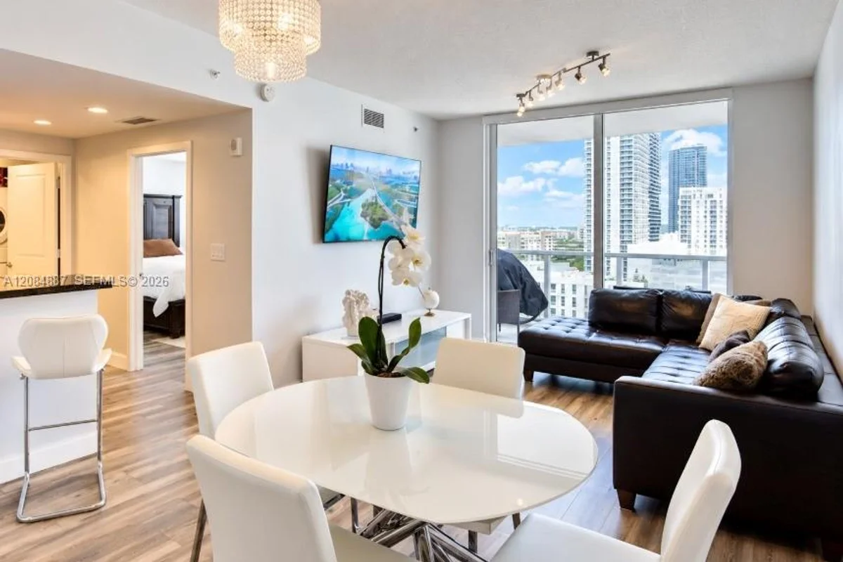 601 NE 23rd St #1501, Miami: photo 1 of 22