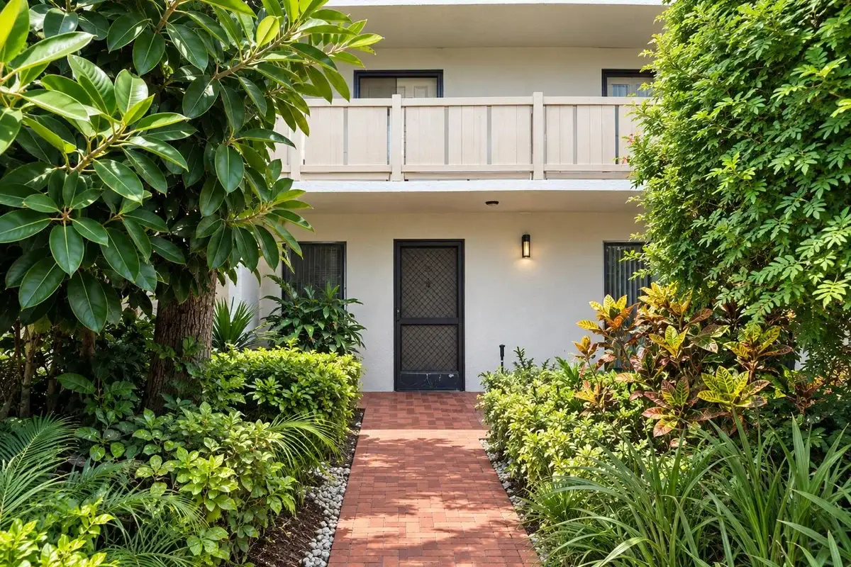 6585 Kensington Ln #102, Delray Beach: photo 1 of 14