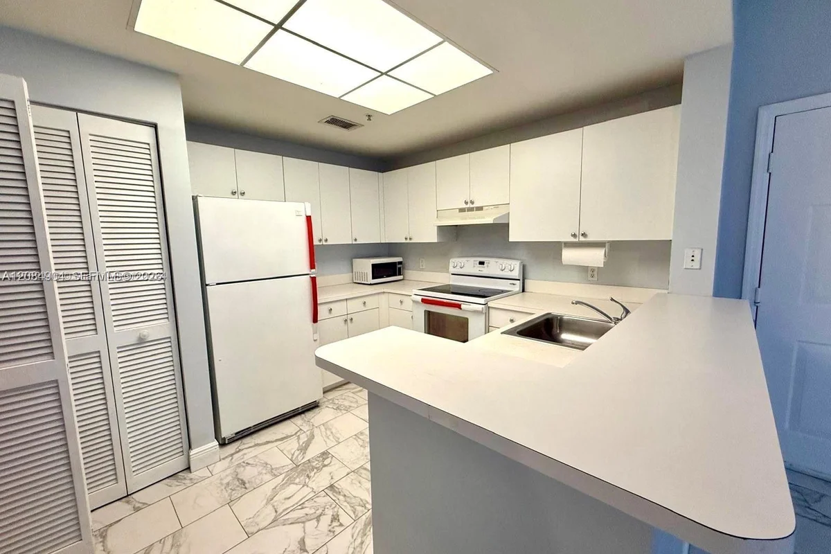 2015 SE 10th Ave #127, Fort Lauderdale: photo 1 of 20
