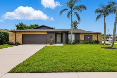 1058 Fernlea Dr, West Palm Beach: photo 1 of 48