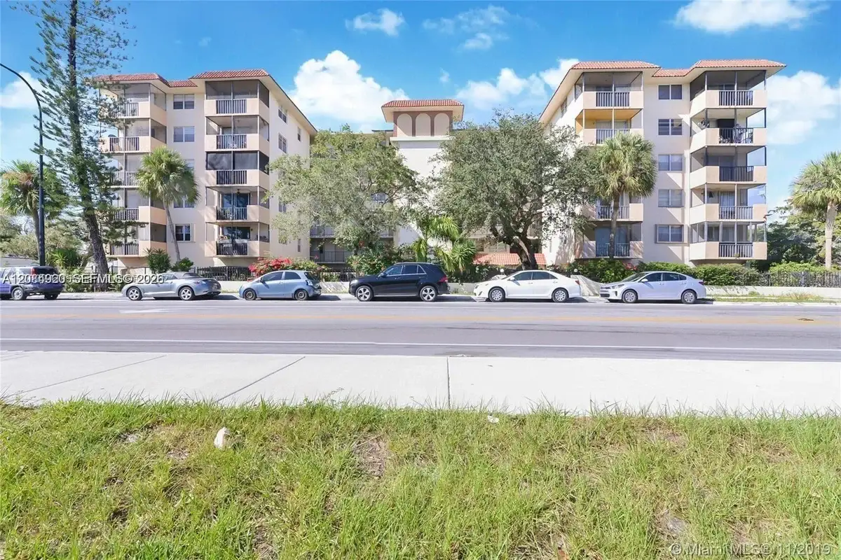 12590 NE 16th Ave #210, North Miami: photo 1 of 2