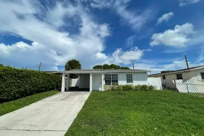 1104 W 24th St, Riviera Beach: photo 1 of 23