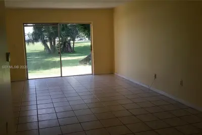 7400 Miami Lakes Dr #D101, Miami Lakes: photo 1 of 16