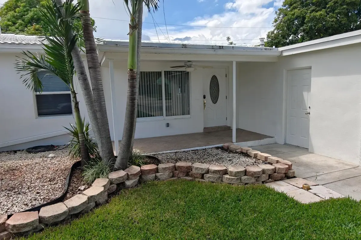 5649 NE 5th Ter, Oakland Park: photo 1 of 16