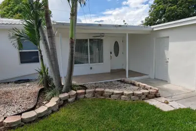 5649 NE 5th Ter, Oakland Park: photo 1 of 16