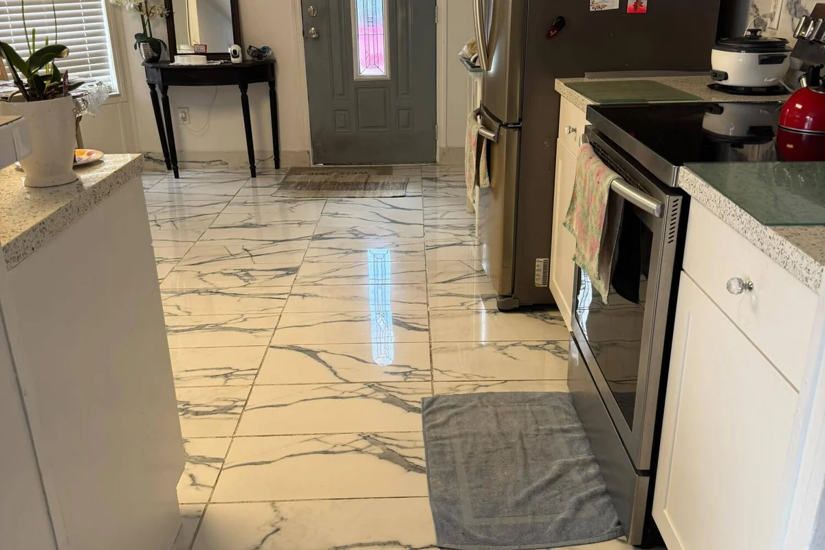 Home in Davie: photo 1 of 30