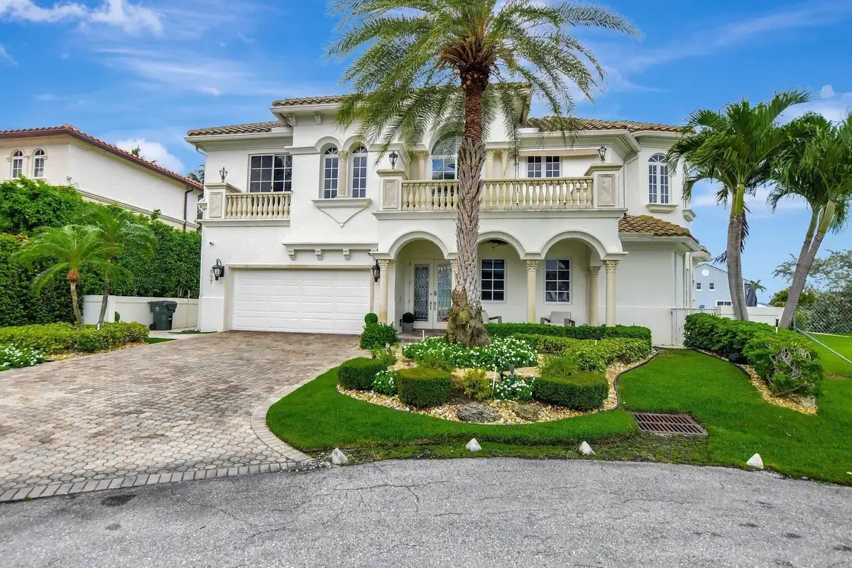 857 Havana Dr, Boca Raton: photo 1 of 37
