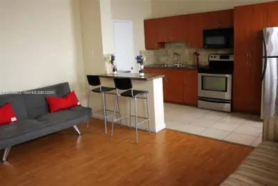 7920 Harding Ave #3, Miami Beach: photo 1 of 7