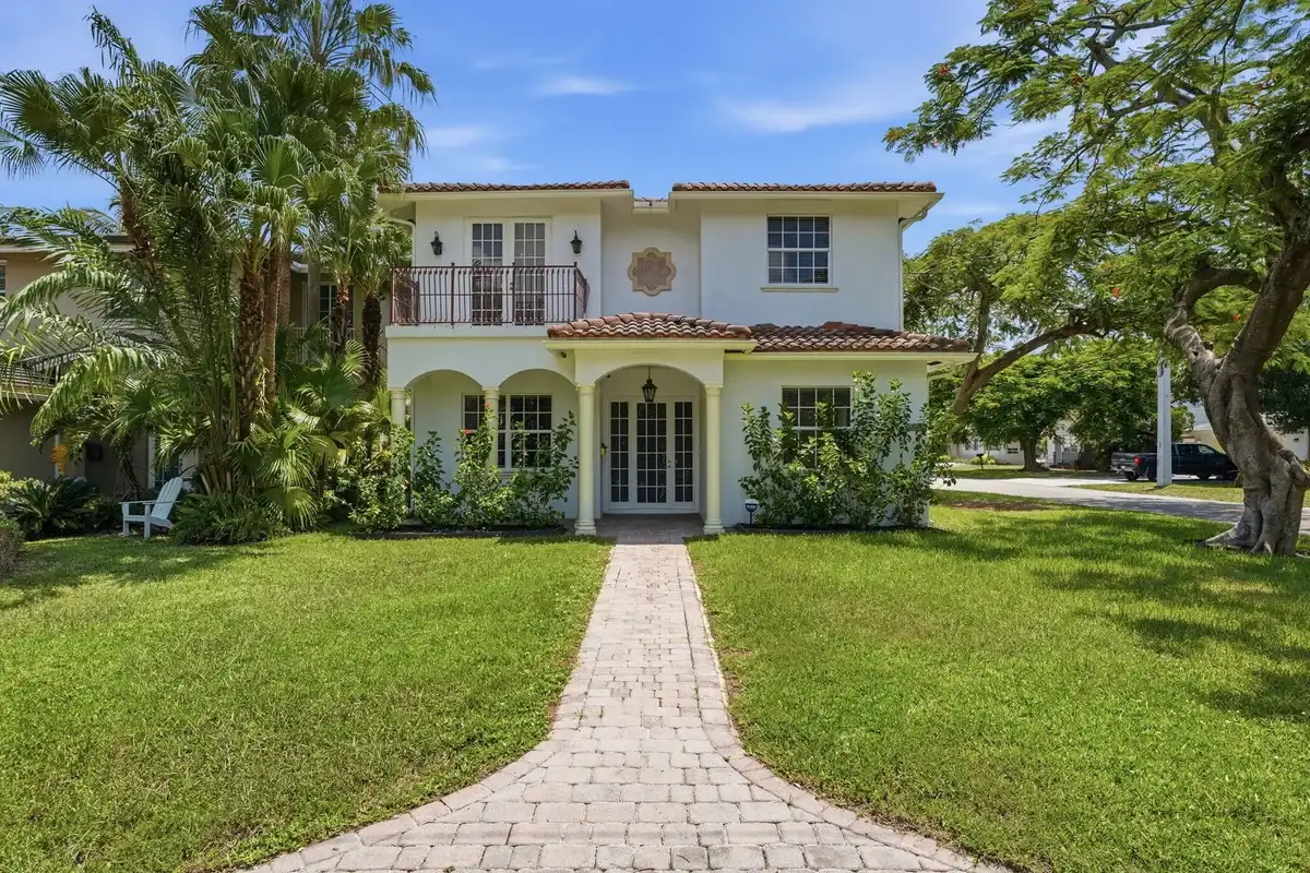 400 NE 8th Ave, Fort Lauderdale: photo 1 of 53