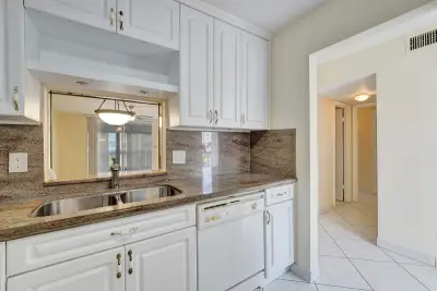 610 NE 12th Ave #306, Hallandale Beach: photo 1 of 38