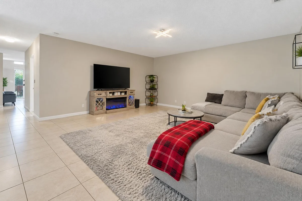 12230 Dartmoor Dr, Wellington: photo 1 of 18