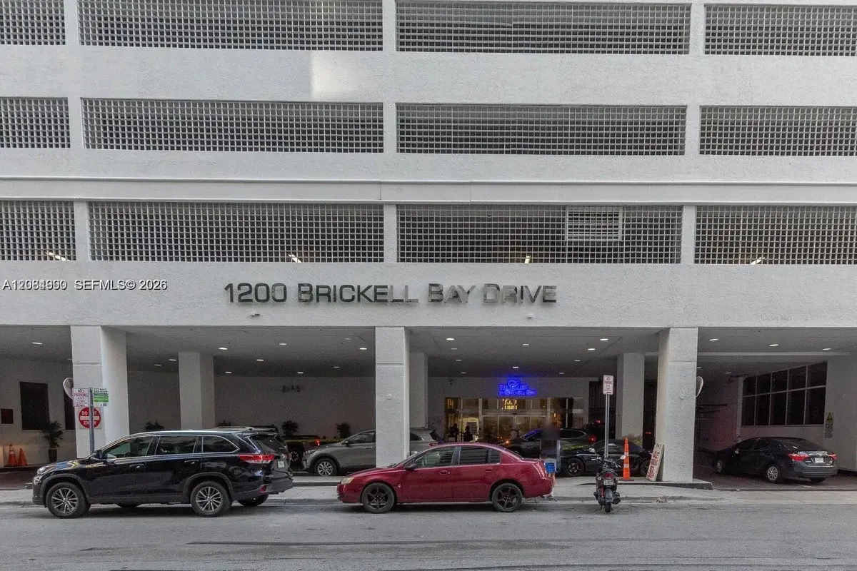 1200 Brickell Bay Dr #3210, Miami: photo 1 of 25