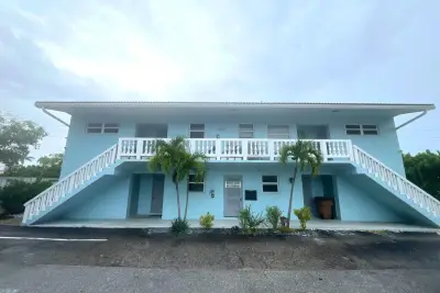 1001 SE 3rd St #1, Deerfield Beach: photo 1 of 39