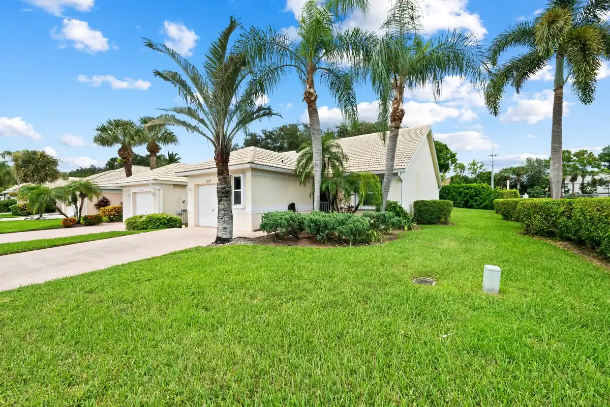 12838 Hampton Lakes Cir, Boynton Beach: photo 1 of 33