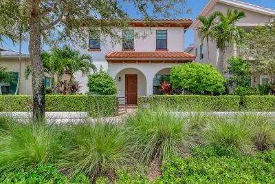 5065 Grandiflora Rd, Palm Beach Gardens: photo 1 of 45