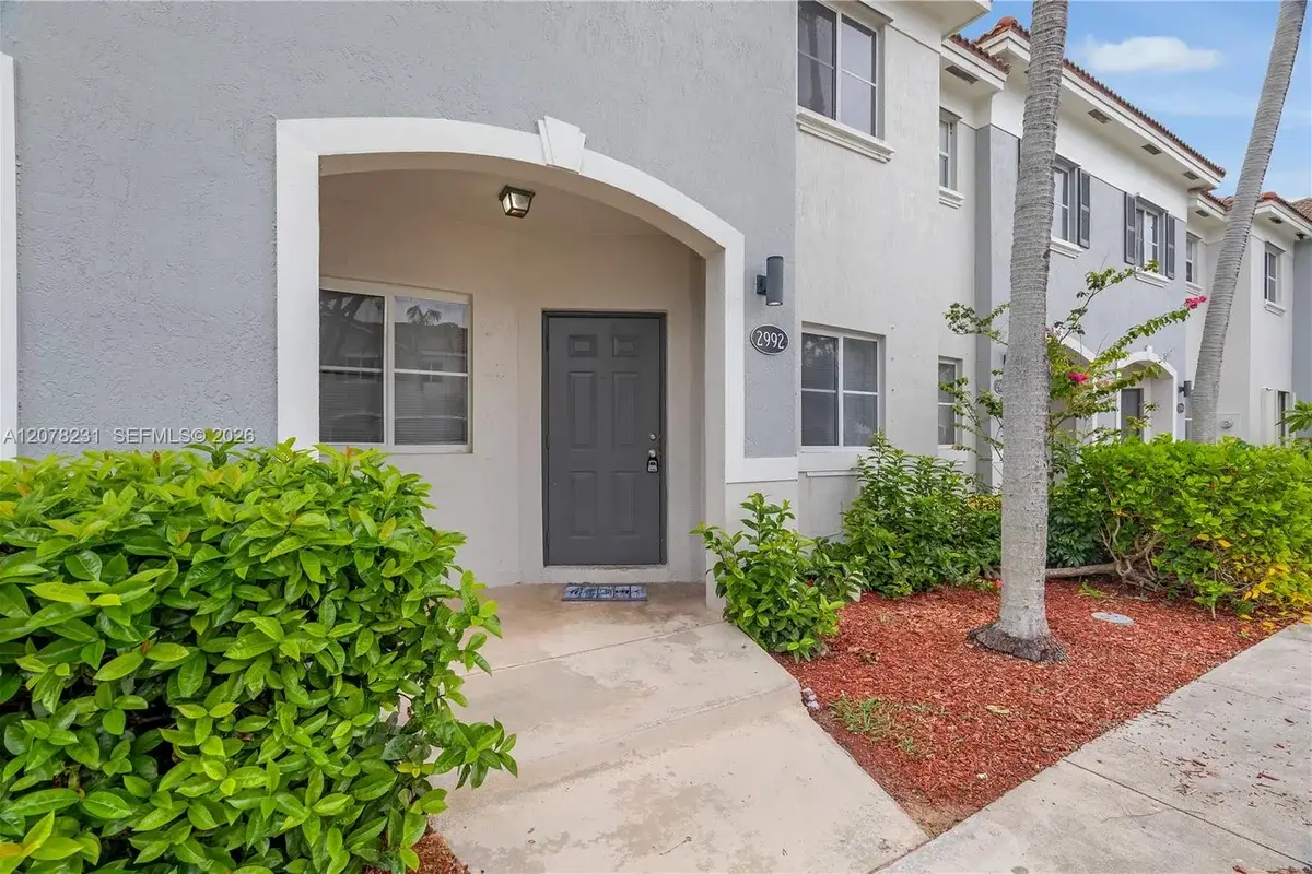 2992 SE 15th Ave, Homestead: photo 1 of 42
