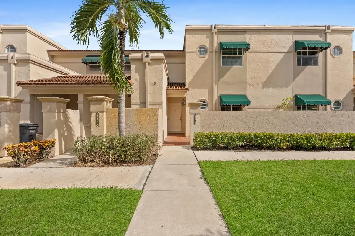 6705 Via Regina, Boca Raton: photo 1 of 35