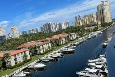 3029 NE 188th St #702, Aventura: photo 1 of 10