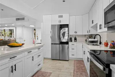 671 NE 195th St #329E, Miami: photo 1 of 60