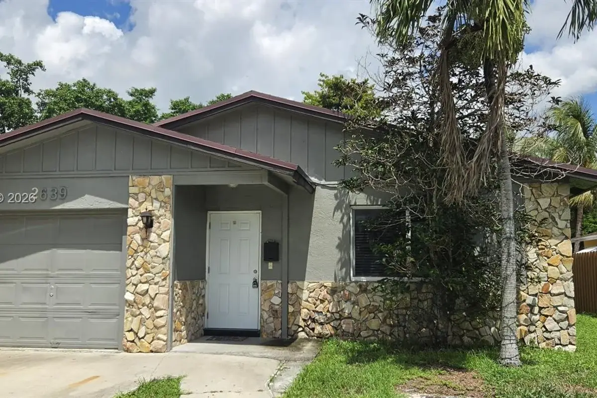 2639 Taylor St, Hollywood: photo 1 of 22