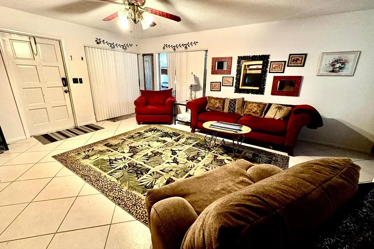 16 Plymouth A, West Palm Beach: photo 1 of 18