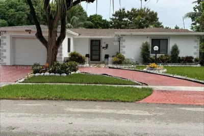 6710 SW 10th Ct, North Lauderdale: photo 1 of 26