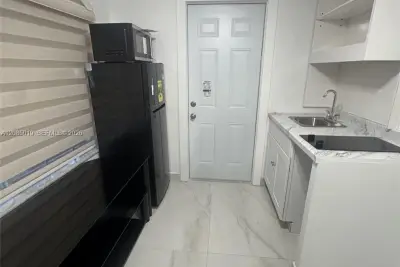 15336 SW 172nd Ter, Miami: photo 1 of 6