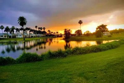 Condo in Coconut Creek: photo 1 of 19