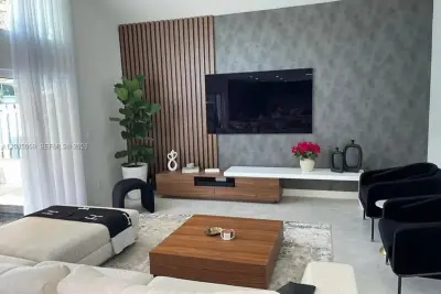 4827 SW 34th Ave, Hollywood: photo 1 of 29