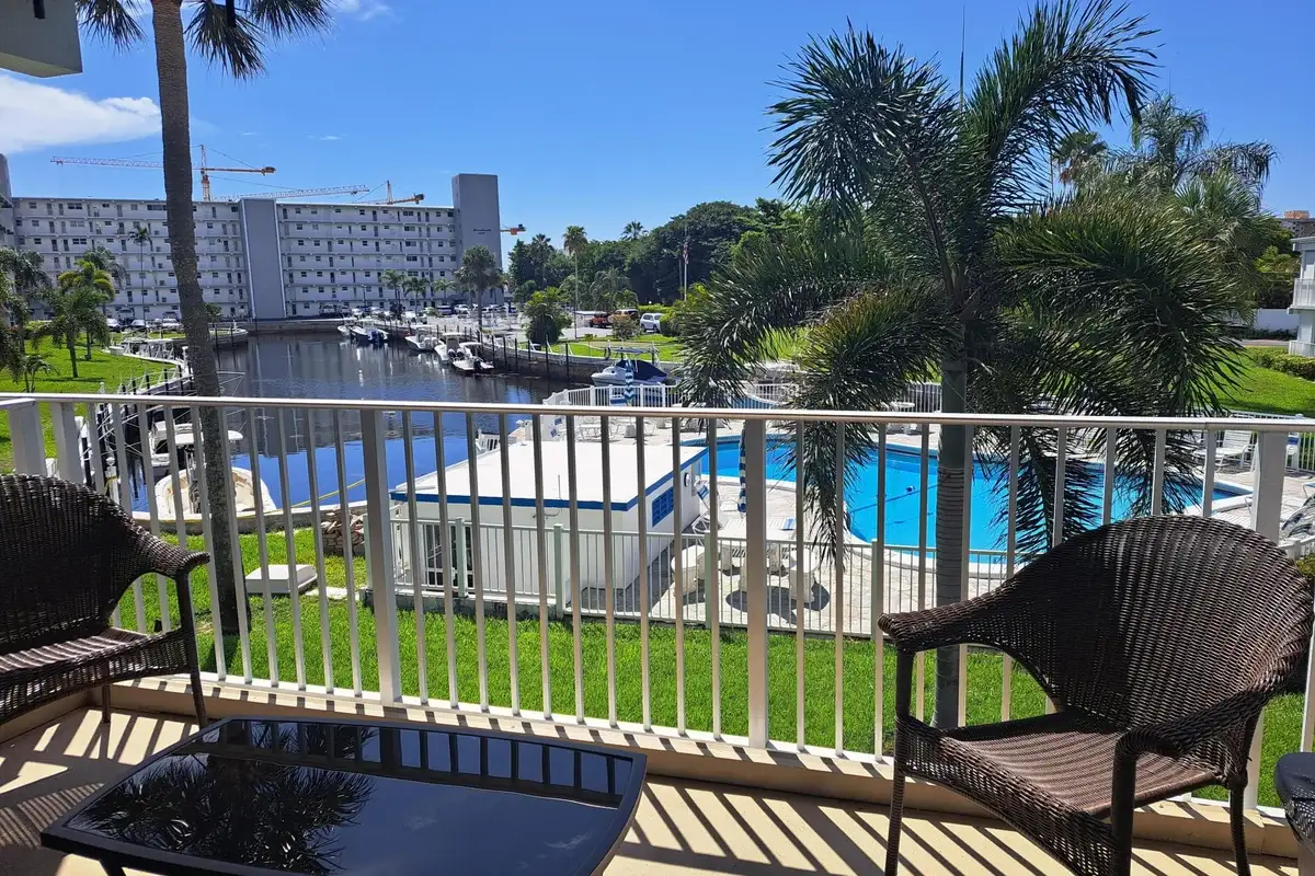1445 SE 15th Ct #202, Deerfield Beach: photo 1 of 41