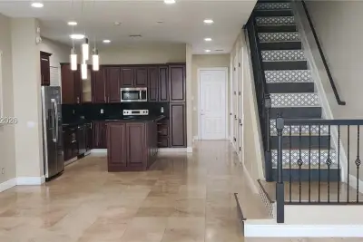 1225 NE 11th Ave, Fort Lauderdale: photo 1 of 12