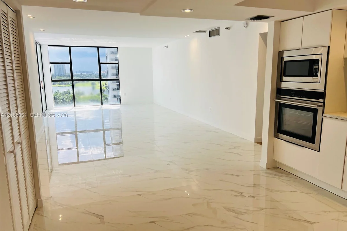 20505 E Country Club Dr #1138, Aventura: photo 1 of 21