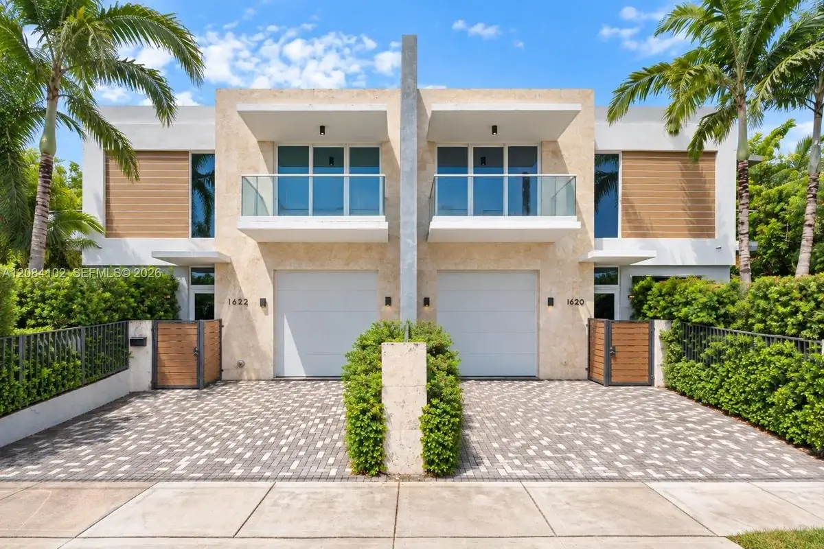 1622 SW 30th Ave, Miami: photo 1 of 26