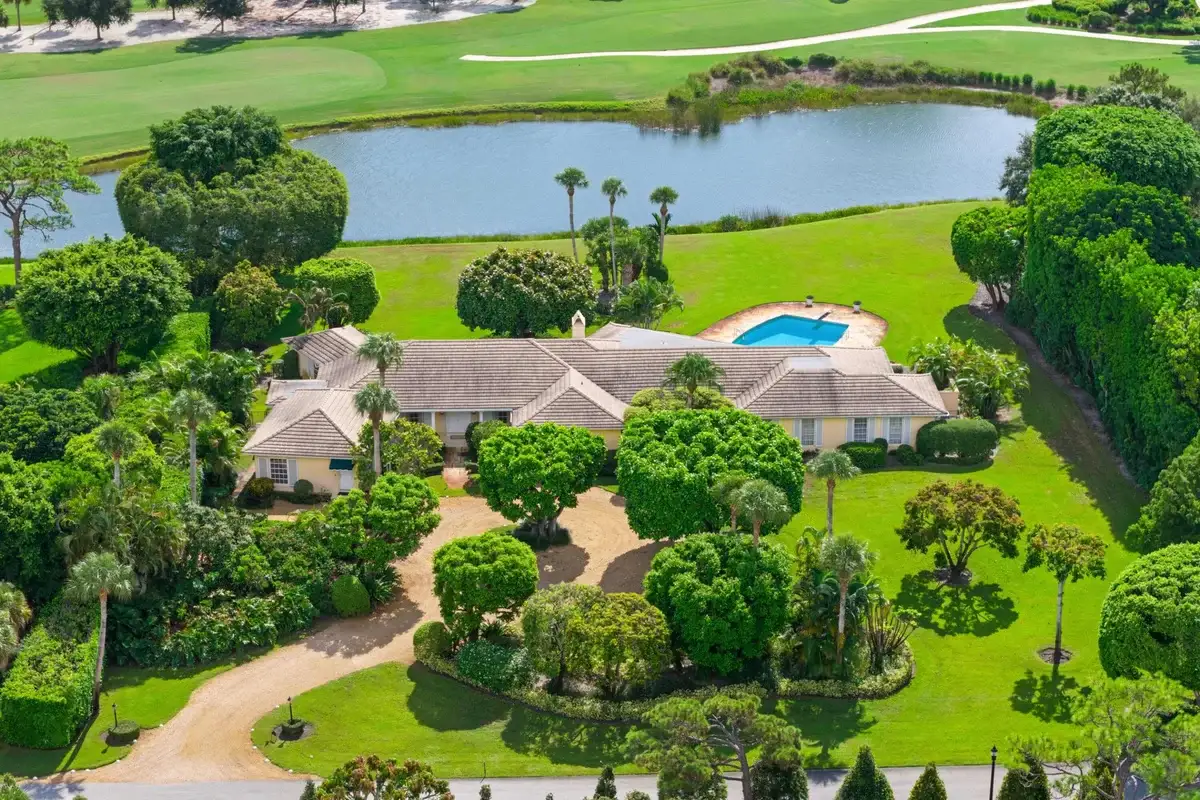8 Country Rd W, Boynton Beach: photo 1 of 26