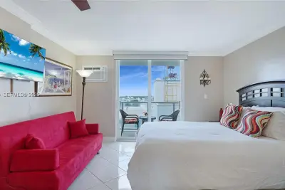 1750 James Ave #9J, Miami Beach: photo 1 of 16