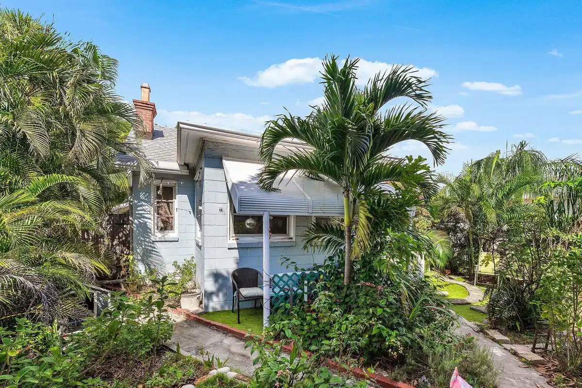 615 N L St, Lake Worth Beach: photo 1 of 43