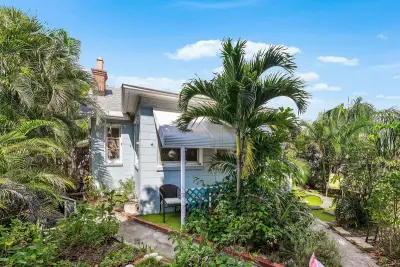 615 N L St, Lake Worth Beach: photo 1 of 43