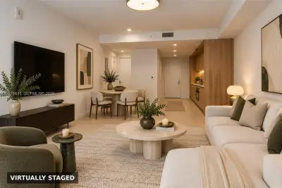 77 SE 5th St #1607, Miami: photo 1 of 22