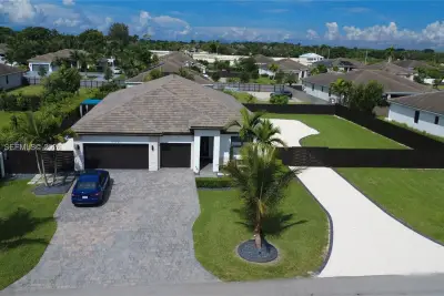 29352 SW 178th Ave, Homestead: photo 1 of 36