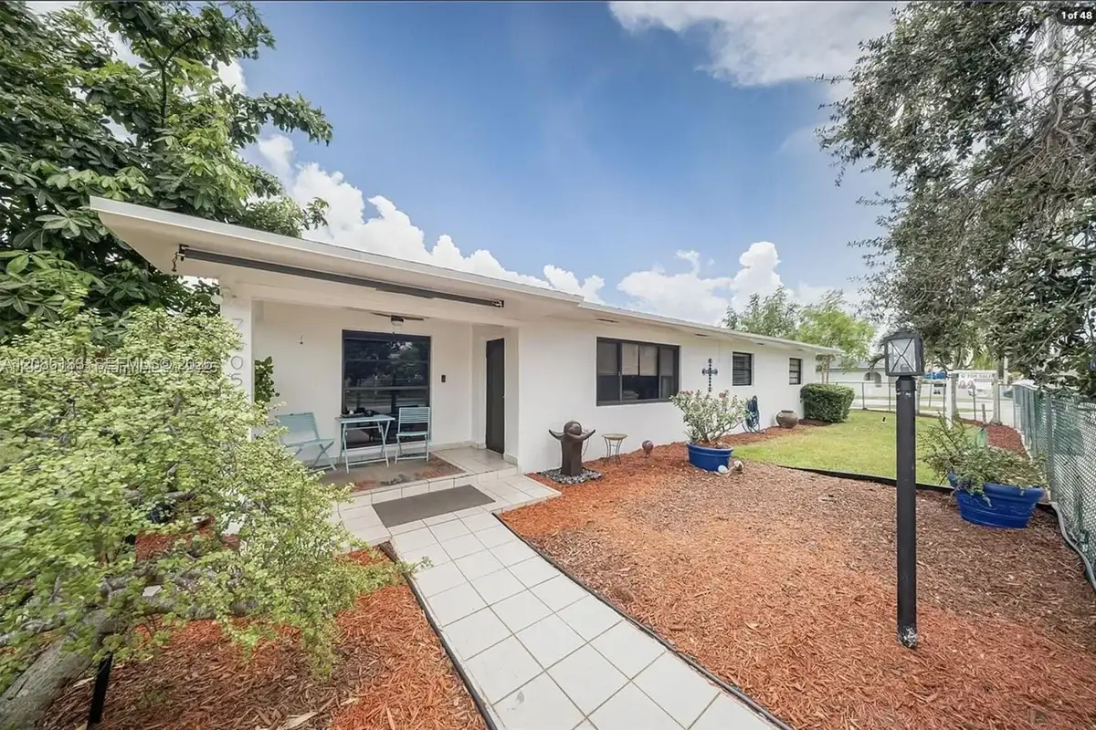 7605 W 6th Ave, Hialeah: photo 1 of 1
