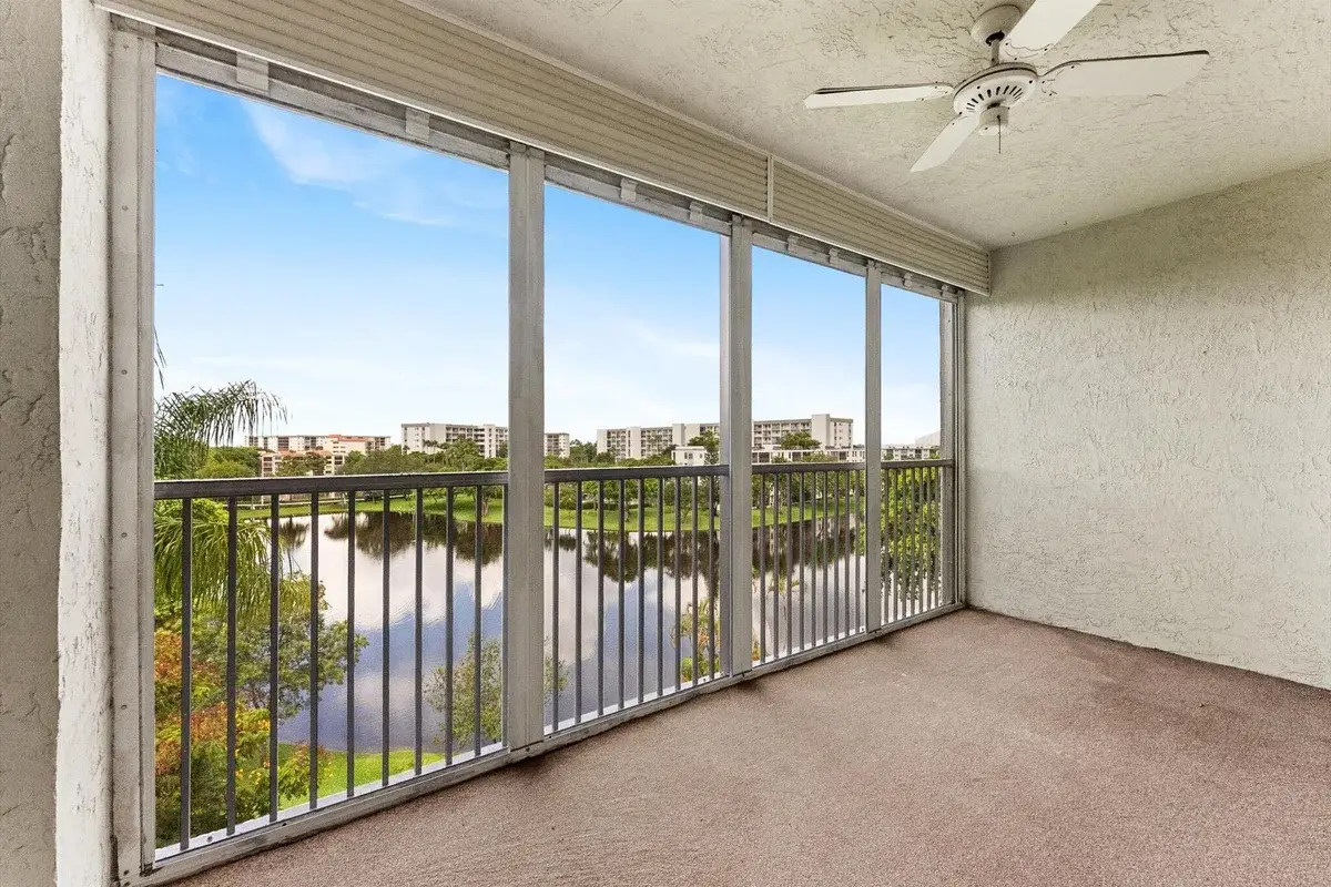 2112 S Cypress Bend Dr #607, Pompano Beach: photo 1 of 27