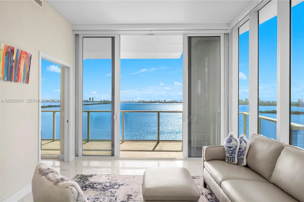 601 NE 27th St #1808, Miami: photo 1 of 26