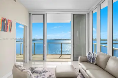 601 NE 27th St #1808, Miami: photo 1 of 26