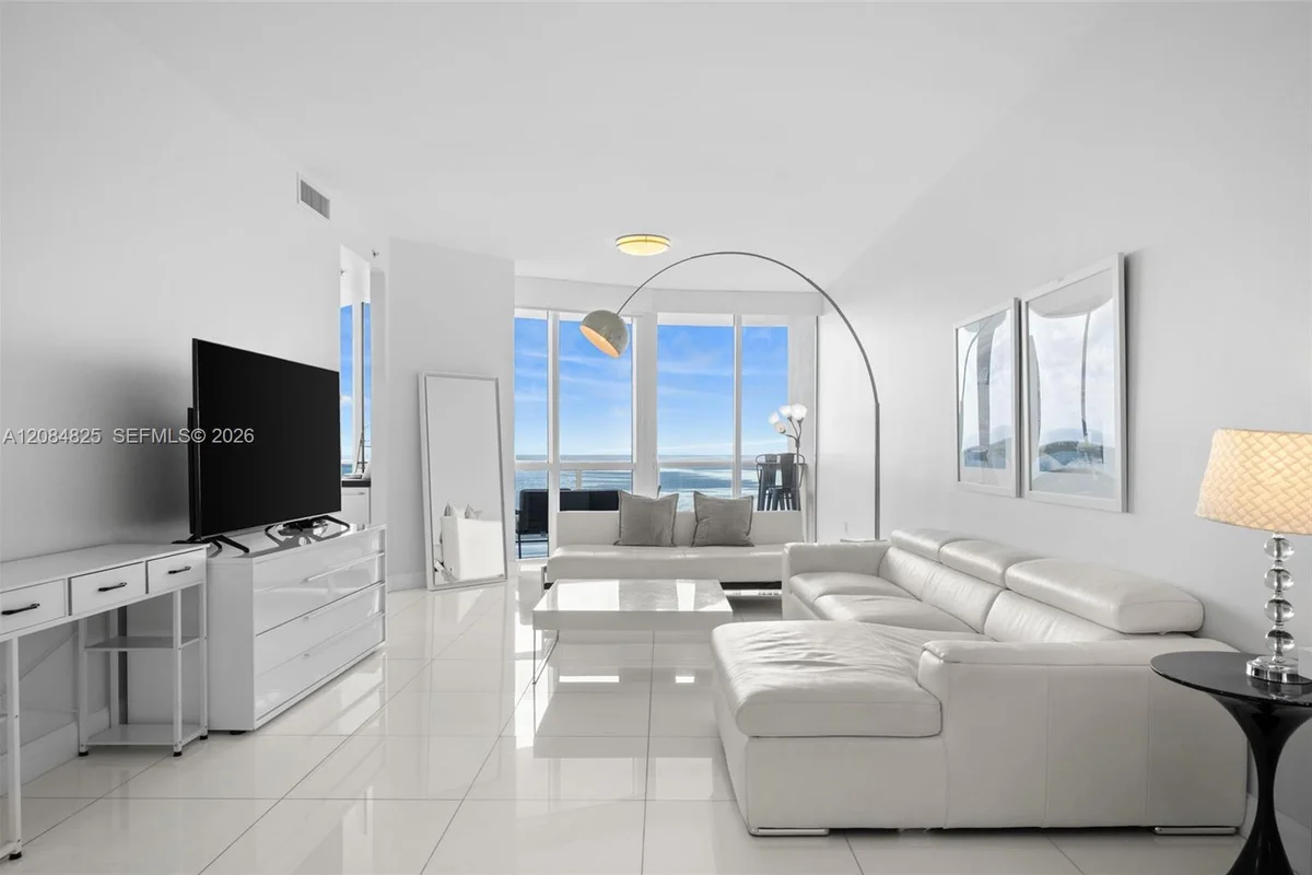 18201 Collins Ave #4709, Sunny Isles Beach: photo 1 of 32