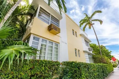 742 10th St #209, Miami Beach: photo 1 of 33
